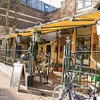 Cafe Bistro Jules Den Haag outside