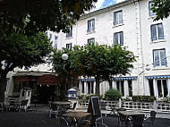 Hôtel Beauséjour inside