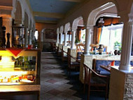 Akropolis Restaurant inside