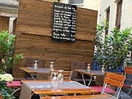 Punto DiVino Restaurant & Vinothek inside