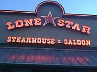 Lone Star Steakhouse Saloon inside