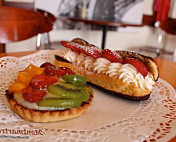 Montmartre French Patisserie food