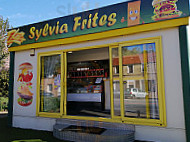 Sylvia Frites outside