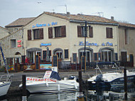 La Taverne du Port outside