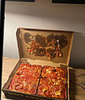 Jet's Pizza food