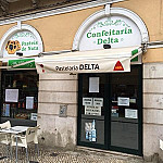 Pastelaria Capri inside