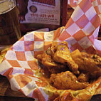 Fat Willie's Wing House food