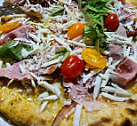Label Pizza Gemenos food