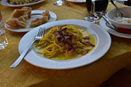 Il Postiglione food