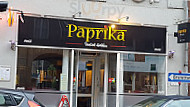 Paprika, outside