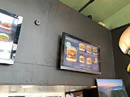 Honolulu Burger Co. Makiki inside
