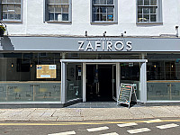 Zafiros outside