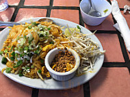 Chanpen Thai Cuisine food