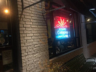 Calypso Cafe 100 Oaks outside