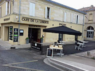 Café De La Liberté inside