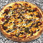 Deluxe Pizza Grill food