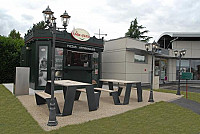 Le Kiosque A Pizzas Montlouis Sur Loire outside