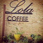 Lola Coffee outside