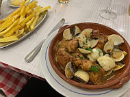 A Gruta De Camoes food