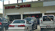 Burger House 45 outside