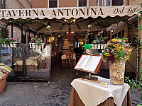 Taverna Antonina inside