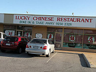 Lucky Chinese Restaurant outside