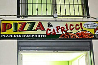 Pizza Capricci inside