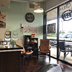 Deux Cafe inside