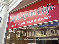 Ali's Asian Cafe outside