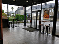 Domino's Pizza Chateaubourg inside
