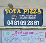 Tota Pizza inside