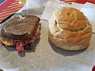 Dilly's Deli food