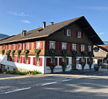 Gasthaus Traube Brennar outside