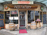 Pizza Factory inside