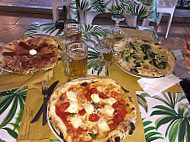 Pizzeria Aquila Di Procentese Giulia food