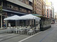 Cafe Tristan outside