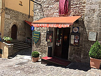 Taverna Del Lupo outside