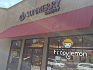 Sunmerry Bakery outside