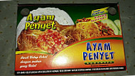 Rm. Ayam Penyet Surabaya Tuntang inside