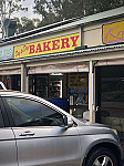 Day To Day Bakery outside