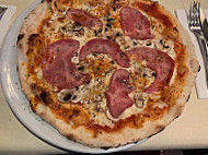 Pizzeria De Marchi food