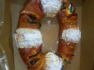 Los Reyes Bakery food