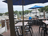 Shuckers World Famous Raw Cafe inside