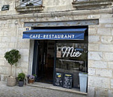 Café Mie outside