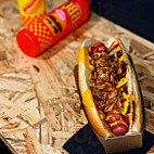 Karl Maison Du Hot Dog food