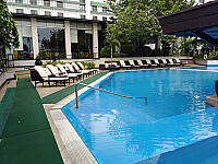 Pool Bar - Manila Hotel outside