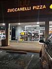 Zuccarelli Pizza outside