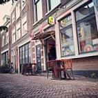 Eetcafe Bruxelles Haarlem outside