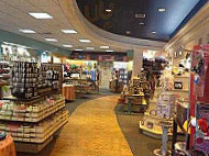 Cinnamon Bear Country Store inside