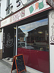 Remos Cafe outside